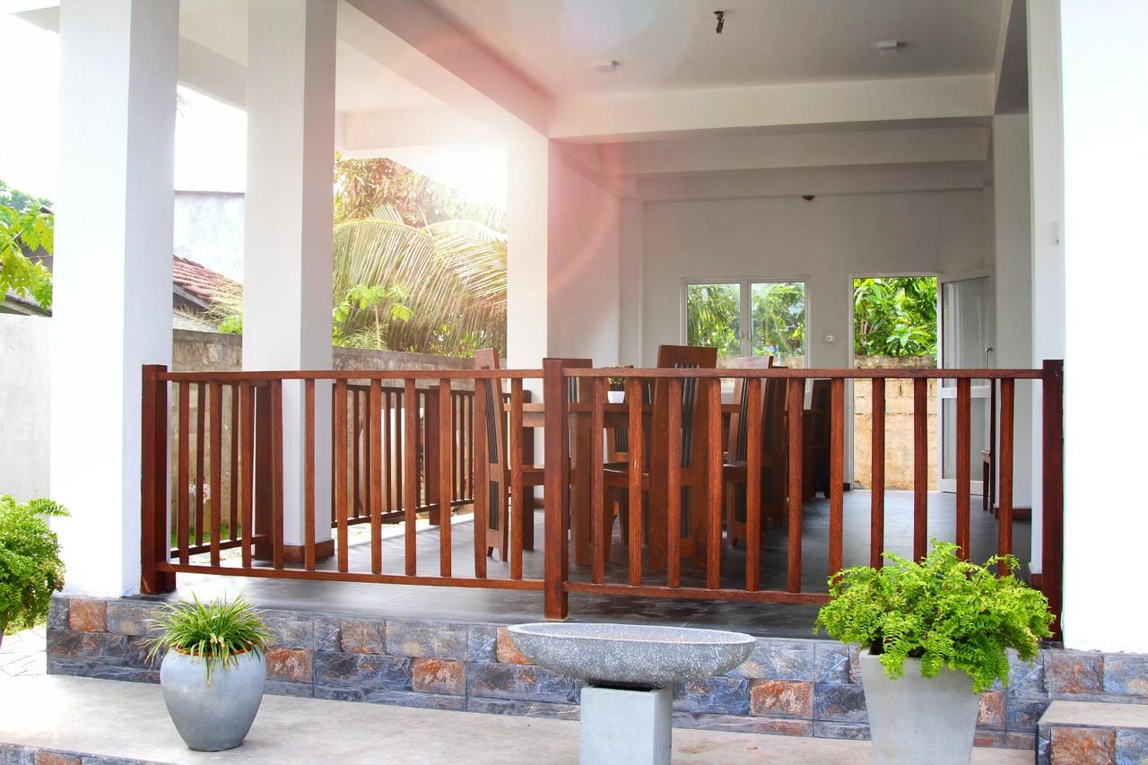 Himawari Beach Villa マータラ エクステリア 写真